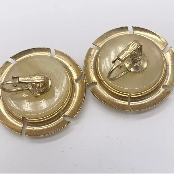 Sarah Coventry Vintage Mod Clip Gold Earrings - Picture 3 of 4